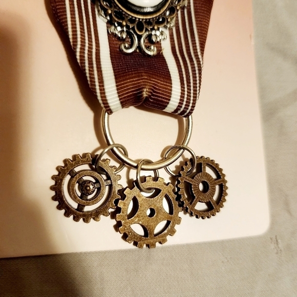 Steampunk Monocle Goggle & Skeleton Cameo Brooch Pin Halloween Costume Cosplay - Picture 3 of 5